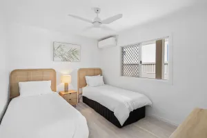 Image of Thirty-Nine Albatross