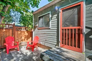 Image of Warm & Inviting Ashland Cottage < Half-mile to SOU