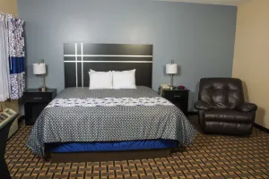 Image of DUTCH INN AND SUITES