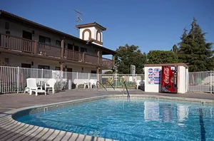Image of EZ 8 Motel Newark