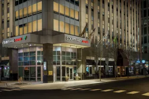 Image of Courtyard Chicago Downtown/Magnificent Mile