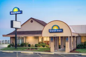 Image of Days Inn by Wyndham Grove City Columbus South