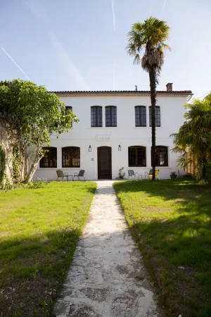 Image of Maison et table d'hôtes Le Camélia Blanc
