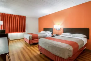 Image of Motel 6-New Stanton, PA