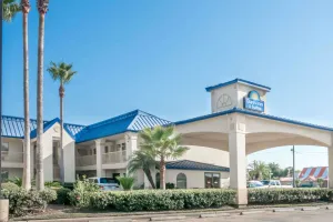 Image of Days Inn & Suites by Wyndham Winnie