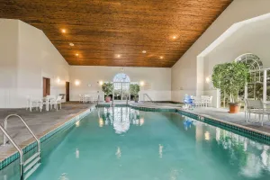 Image of Country Inn & Suites by Radisson, Green Bay, WI