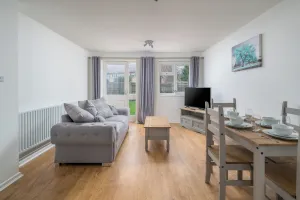 Image of Atkinson Pet-Friendly 1-Bedroom Apartment in Crawley with Private Garden & Parking