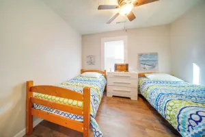 Image of Charming Cottage with Yard Less Than 1 Mi to Lake Erie!