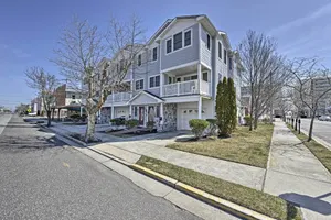 Image of Wildwood Townhome with Patio 1 Block To The Beach!