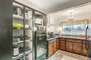 Image of 2 Mi to Downtown Flushing: Spacious Retreat!