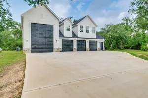 Image of 6 Mi to Lake Somerville: Barndominium on 20 Acres
