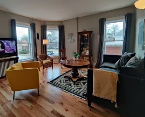 Image of Historic Oak Park Home for 6 / Hemingway District