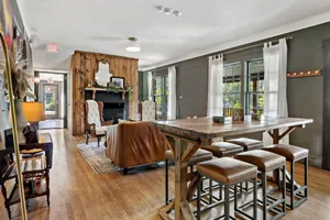 Image of Peri Social House
