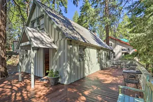 Image of Half-Mi to Shaver Lake Cabin with Wraparound Deck