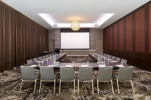 Image of Holiday Inn Warwick Farm by IHG