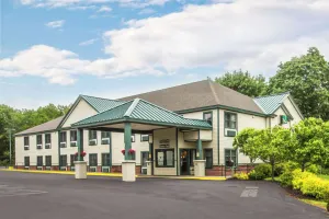 Image of Econo Lodge Glens Falls - Lake George