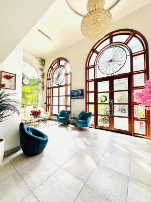 Image of Ballantine hotel