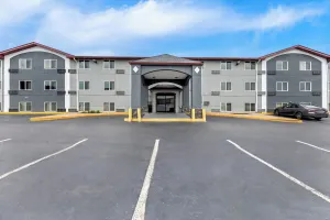 Image of Red Roof Inn Huntsville, AL