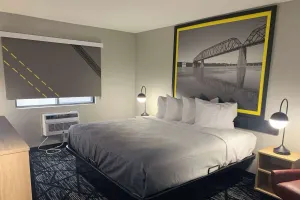 Image of Super 8 by Wyndham Kirksville-University Area