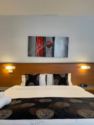 Image of 410 /247 studio gouger st Ex hotel room in city