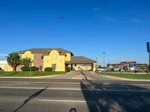 Image of Country Hill Inn & Suite Eagle Pass