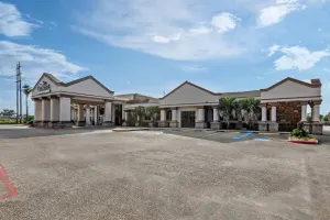 Image of Baymont by Wyndham Port Arthur - Groves Area