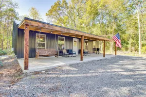 Image of 1 Mi to Greers Ferry Lake! Outdoor Adventure Base