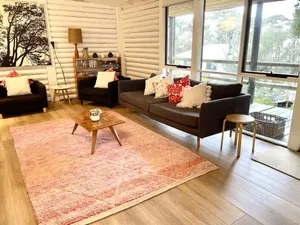 Image of Lorne Groovy Ocean View Log House, Pet Friendly, FREE WIFI wine & chocolates kangaroos in the evening