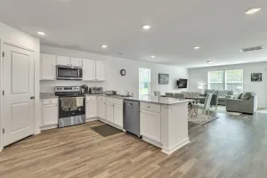 Image of 5br Pet Friendly Retreat With Garage Parking 5 Bedroom Home