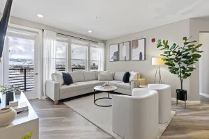 Image of Designer Apt w Jacuzzi Walk To Casino & iMax