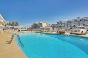 Image of Wildwood Crest Condo w/ Pool & Beach Access!