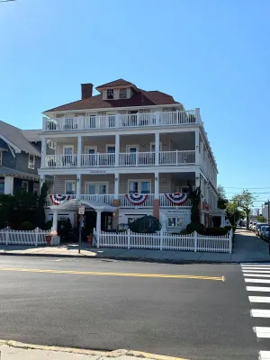 Image of Ocean Manor 1100 Inn