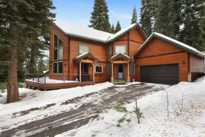 Image of Skislope Sanctuary Close to Outdoor Activities