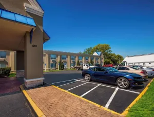 Image of Comfort Inn Falls Church - Tysons Corner