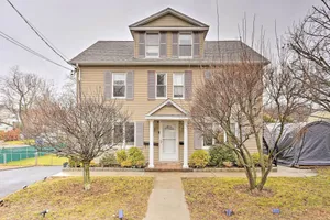 Image of Charming Mamaroneck Home ~ 22 Mi to Manhattan
