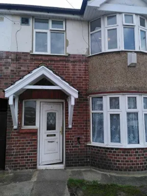 Image of Remarkable 3-bed House in Hounslow