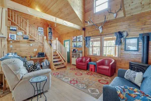 Image of 2 Mi to Skiing: Casper Cabin w/ Mtn Views!