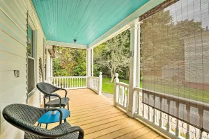 Image of Updated Vintage Apartment Less Than half Mi to Main St