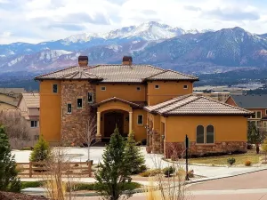 Image of Chateau du Pikes Peak, a Tuscany Retreat