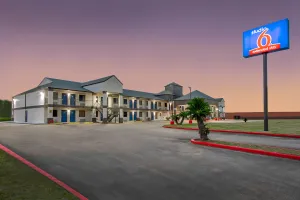 Image of Studio 6 - Texas City, TX