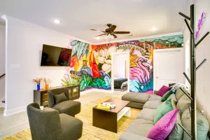 Image of MidCity Mural House in Baton Rouge 3 Mi to LSU!