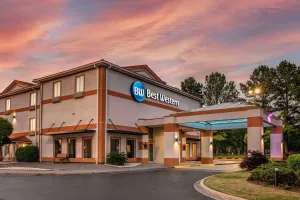 Image of Best Western Carlton Suites