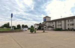 Image of Pleasant Stay Inn & Suites