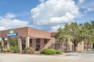 Image of Days Inn by Wyndham Clinton - Laurens I-26