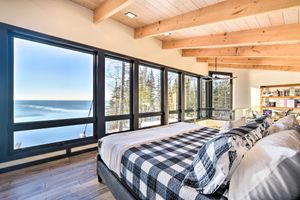 Image of Waterfront Cabin on Lake Superior with Fire Pit