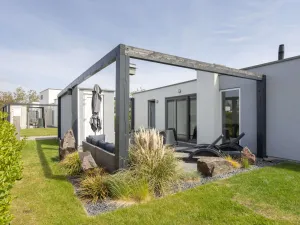 Image of Modern Lodge With two Bathrooms, Near the Beach