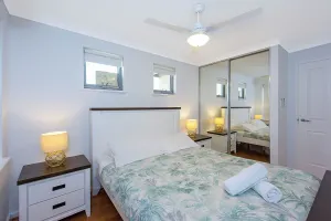 Image of Maggies Beach House - Relaxed Stay Near the Beach