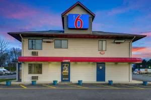 Image of Motel 6 Carlisle, PA - Cumberland Valley