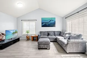 Image of Near ONT Ontario Oasis Designer Home w Garden Park