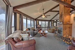Image of Skiway Chalet Home with Hot Tub in Beech Mountain!